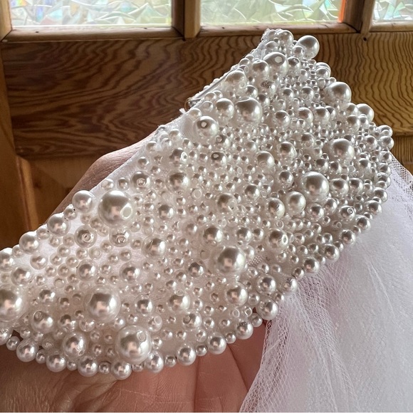Vintage Faux Pearl Wedding Veil - Picture 4 of 8